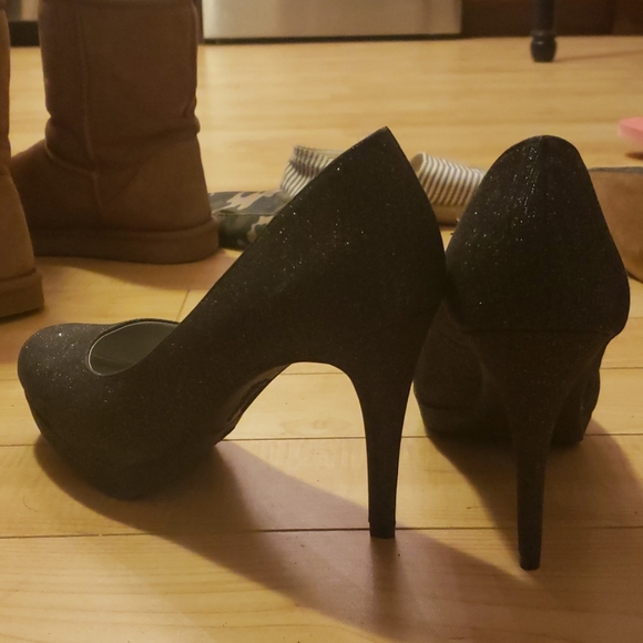 Dark Silver Sparkle Platform Pumps - Picture 3 of 3